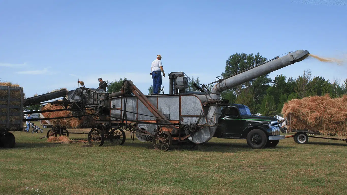 The Roots of American Farm Co-ops: The Threshing Machine Era